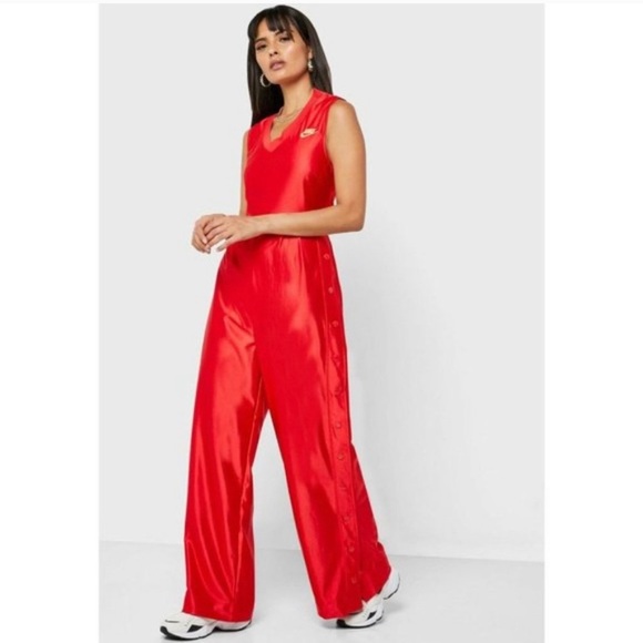 ❣️SOLD❣️Nike icon clash jumpsuit (red) - Picture 2 of 6